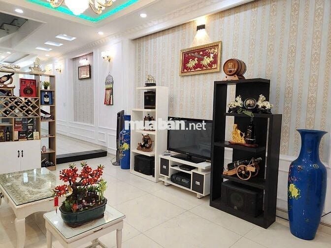 CHO THUÊ NHÀ 3 TẤM, KĐT FIVE STAR ECO CITY, CÁCH CHỢ BÌNH CHÁNH 2 KM