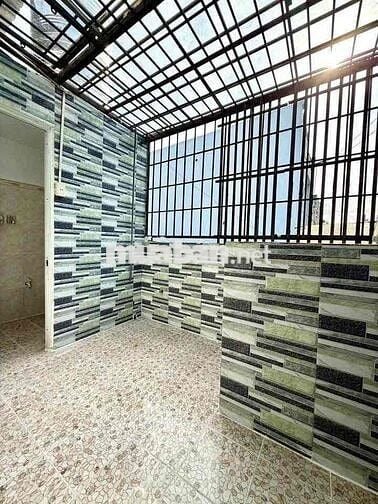 Nhà Hóc Môn 375 triệu khu dân cư Nhị Xuân đường nhựa 5m ô tô đậu cửa