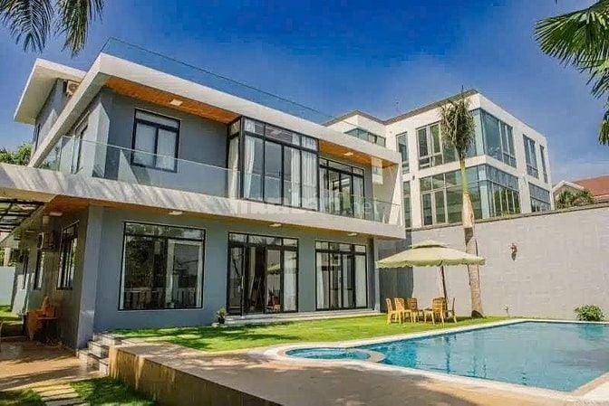 BÁN BIỆT THỰ HIỆN ĐẠI MẶT SÔNG – THẢO ĐIỀN, NGUYỄN VĂN HƯỞNG. (749 m)