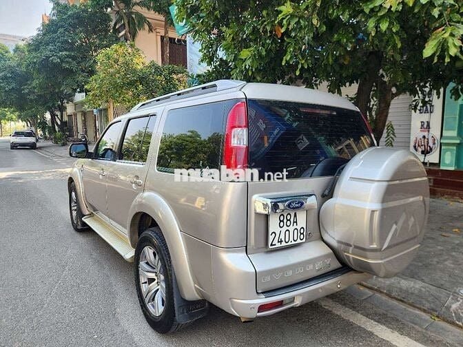 3 125 2011 2.5L 4x2 AT - 200000 km