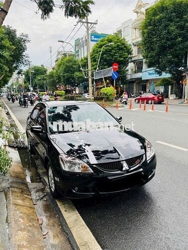 Mitsubishi Lancer Đen 5 chỗ