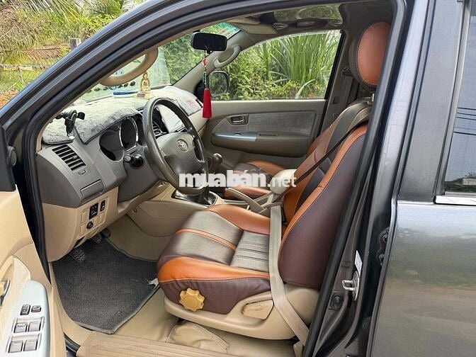 Toyota Fortuner 2010 2.5G - máy dầu số sàn