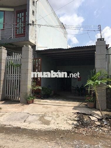 Bán nhà ở, 140m2, 5 phòng ngũ, TL 824, xã Đức Hòa Đông