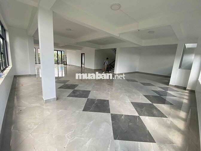 Cho Thuê 750m2 sàn Gồm 3 Tầng ngay AeonMall Huế Rất Đẹp