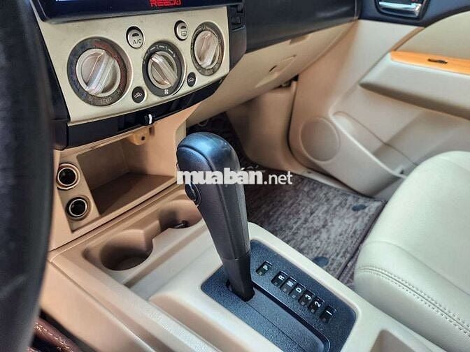 3 125 2011 2.5L 4x2 AT - 200000 km