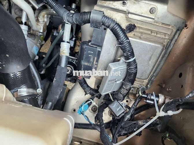 3 125 2011 2.5L 4x2 AT - 200000 km