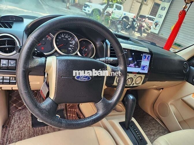 3 125 2011 2.5L 4x2 AT - 200000 km