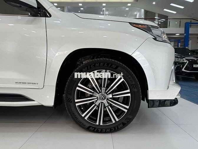 Lexus LX570 2018 Trắng 93000 km