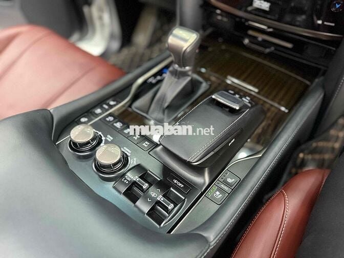 Lexus LX570 2018 Trắng 93000 km