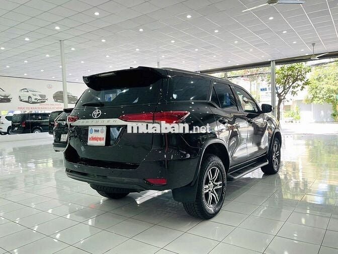 Toyota Fortuner 2.4G MT 2017 màu nâu