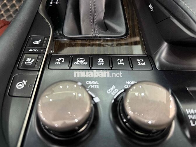 Lexus LX570 2018 Trắng 93000 km