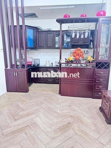 Cho thuê nhà 52/2b lữ gia. gần đại học bách khoa. DT 4,5x20. 4L 6PN