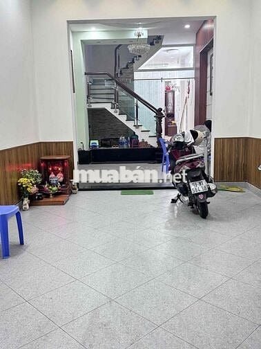 Cho thuê nhà 52/2b lữ gia. gần đại học bách khoa. DT 4,5x20. 4L 6PN