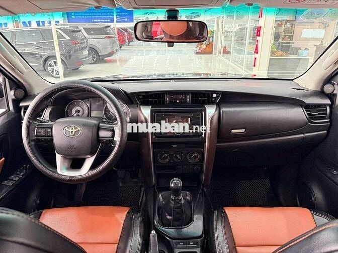 Toyota Fortuner 2.4G MT 2017 màu nâu