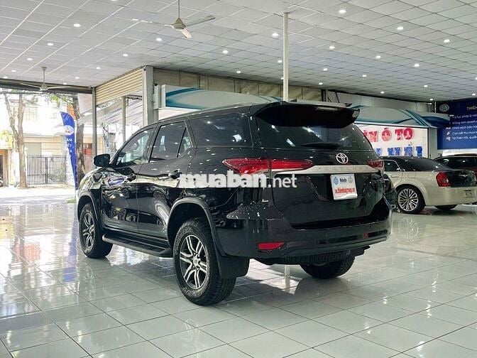 Toyota Fortuner 2.4G MT 2017 màu nâu