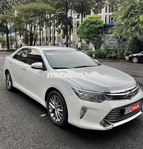 Toyota Camry 2018 2.5Q Trắng