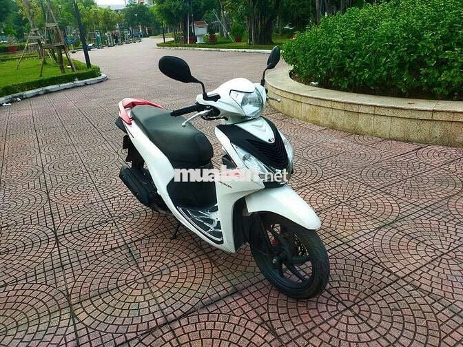 Bán Vision trắng  đỏ Spot chính chủ đẹp như hình