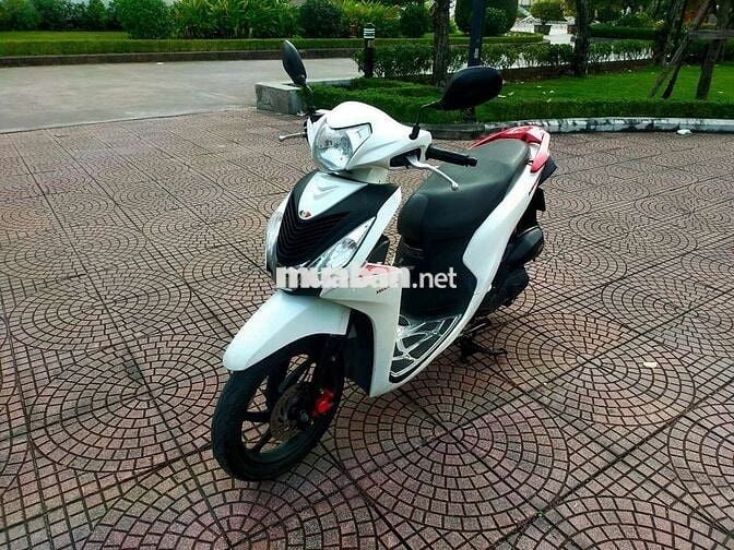 Bán Vision trắng  đỏ Spot chính chủ đẹp như hình