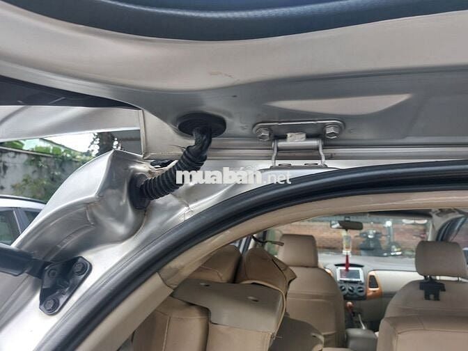 Toyota Innova 2009 G - 140000 km