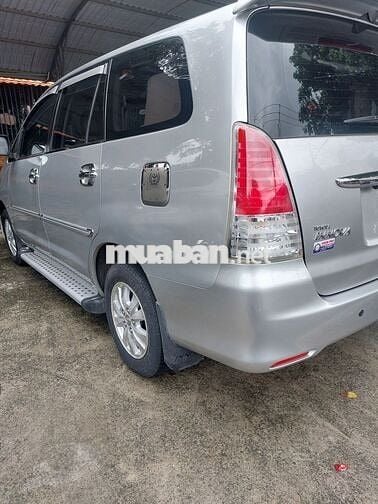 Toyota Innova 2009 G - 140000 km