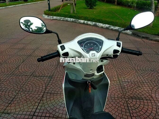 Bán Vision trắng  đỏ Spot chính chủ đẹp như hình