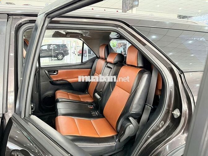 Toyota Fortuner 2.4G MT 2017 màu nâu