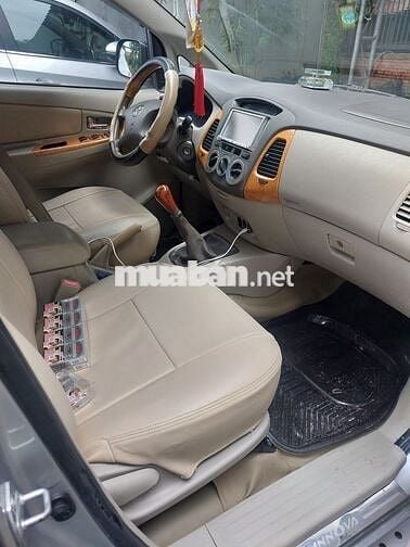 Toyota Innova 2009 G - 140000 km