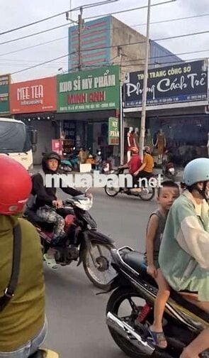 BÁN Mặt tiền ngay trung tâm chợ chí Hùng