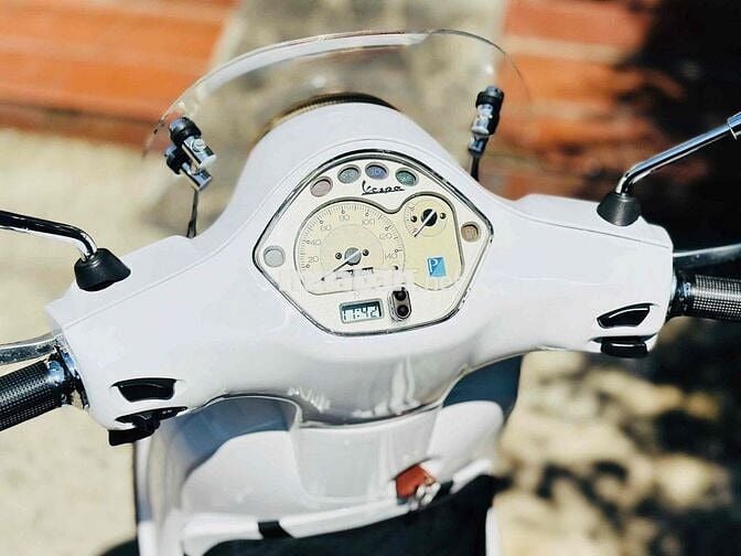 Piaggio Vespa LX 125CC 2012 Trắng