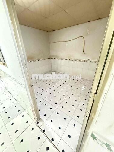 🏡 Nhà cho thuê khu c hẻm xe hơi 🚘🚘  👉Gần nhà thời Nam Hải  📐Dt 4x8 1 l