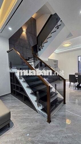 nhà 3 tầng kiên cố ô tô tránh nhau sẵn bìa sang tên