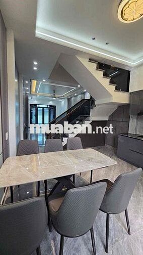 nhà 3 tầng kiên cố ô tô tránh nhau sẵn bìa sang tên