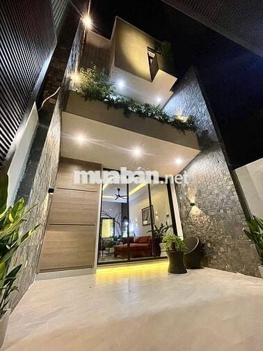 SIÊU PHẨM NHÀ ĐẸP TRUNG TÂM PHỐ – 1 TRỆT 2 LẦU – TẶNG FULL NỘI THẤT