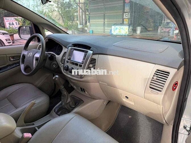 Toyota Innova 2015 2.0E - 1 km