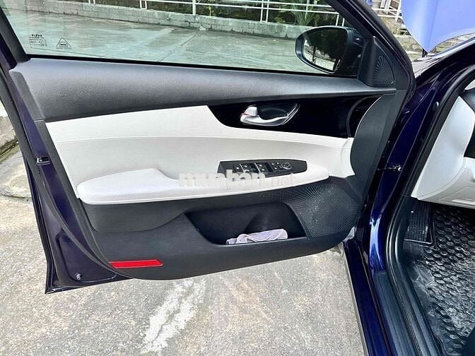 Kia K3 2025 Premium 2.0 AT - 5600 km