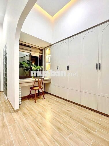 SIÊU PHẨM NHÀ ĐẸP TRUNG TÂM PHỐ – 1 TRỆT 2 LẦU – TẶNG FULL NỘI THẤT