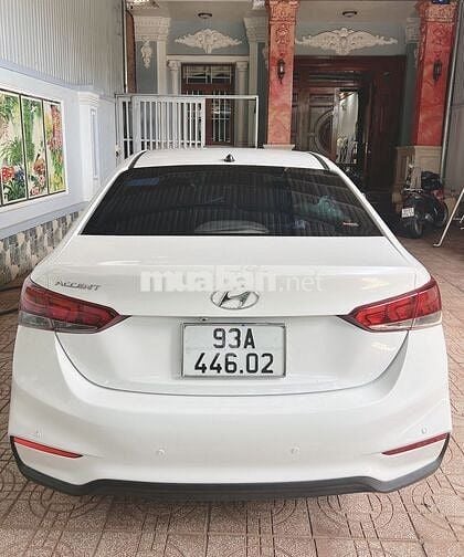 Cần bán Hyundai Accent 2020j