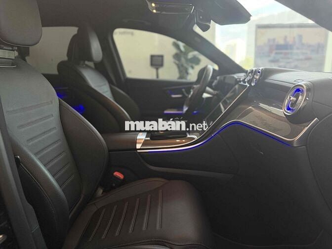 Mercedes GLC 300 Siêu lướt chính hãng còn bảo hanh