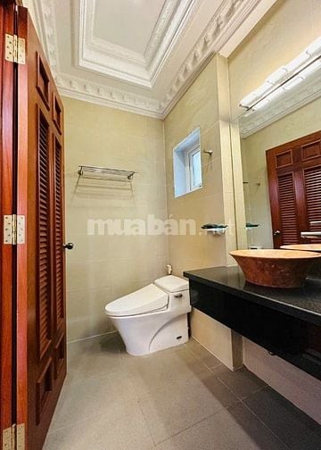 BÁN GẤP MẶT TIỀN NGUYỄN VĂN THỦ, Q.1 DT: 5X38M, 5 TẦNG 62,5 TỶ