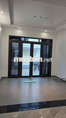 nhà 3 tầng kiên cố ô tô tránh nhau sẵn bìa sang tên