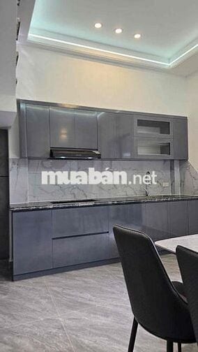 nhà 3 tầng kiên cố ô tô tránh nhau sẵn bìa sang tên