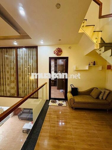 Cho thuê nhà phố 3PN full nội thất hiện đại gần trung tâm