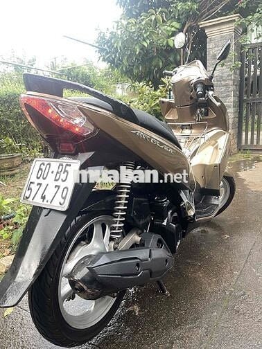 Nhà dư xe nên bán