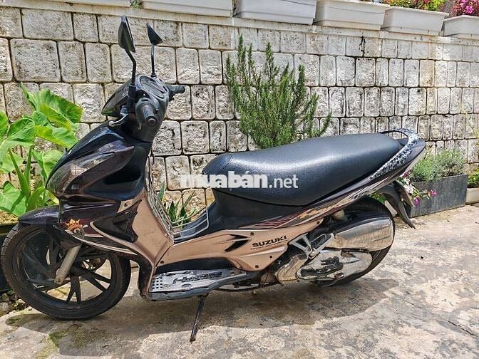 Suzuki Hayate đầu đèn Thái