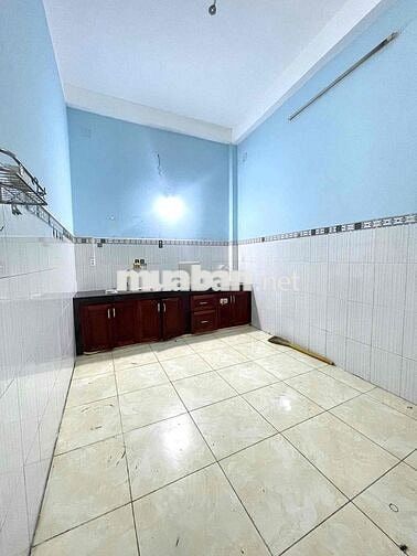 bán nhà bùi đình tuý ngang 4,5x10 6ty6 thương lượng