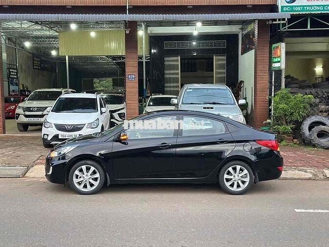 Hyundai Accent 2011 1.4 AT - 138000 km