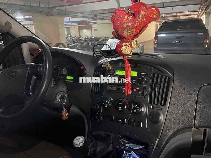 Xe nhà ít chạy nên bán lại - Hyundai Starex 2010