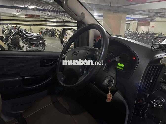 Xe nhà ít chạy nên bán lại - Hyundai Starex 2010
