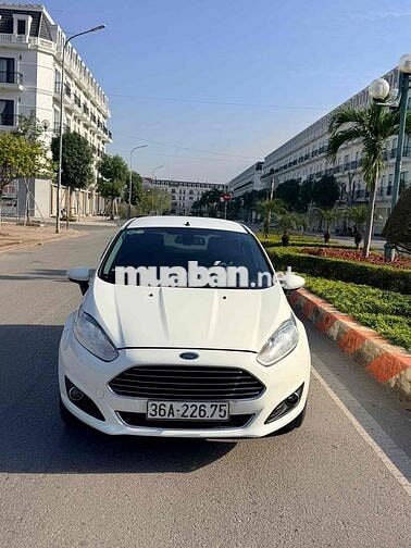 Ford Fiesta 2016 số tự động