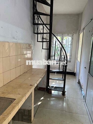 Nhà nguyên căn cho thuê, cách UBND chỉ 900m